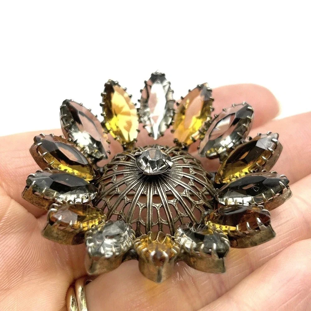 Vintage Domed Sunburst Brooch Amber Smoky Gray Rhinestones Filigree 1950s‎